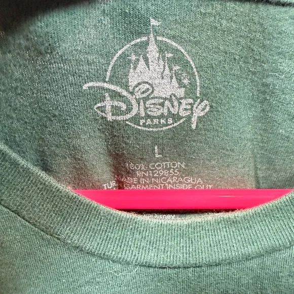 ⚡️Disney Mickey’s Very Merry Christmas Party 2019 Passholder Tee Green Size L - Picture 3 of 4